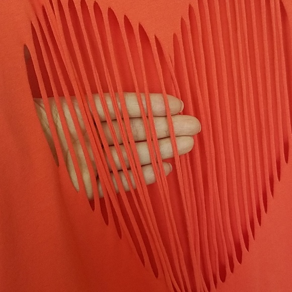 Heart Cut Out Muscle Tank - Picture 2 of 6